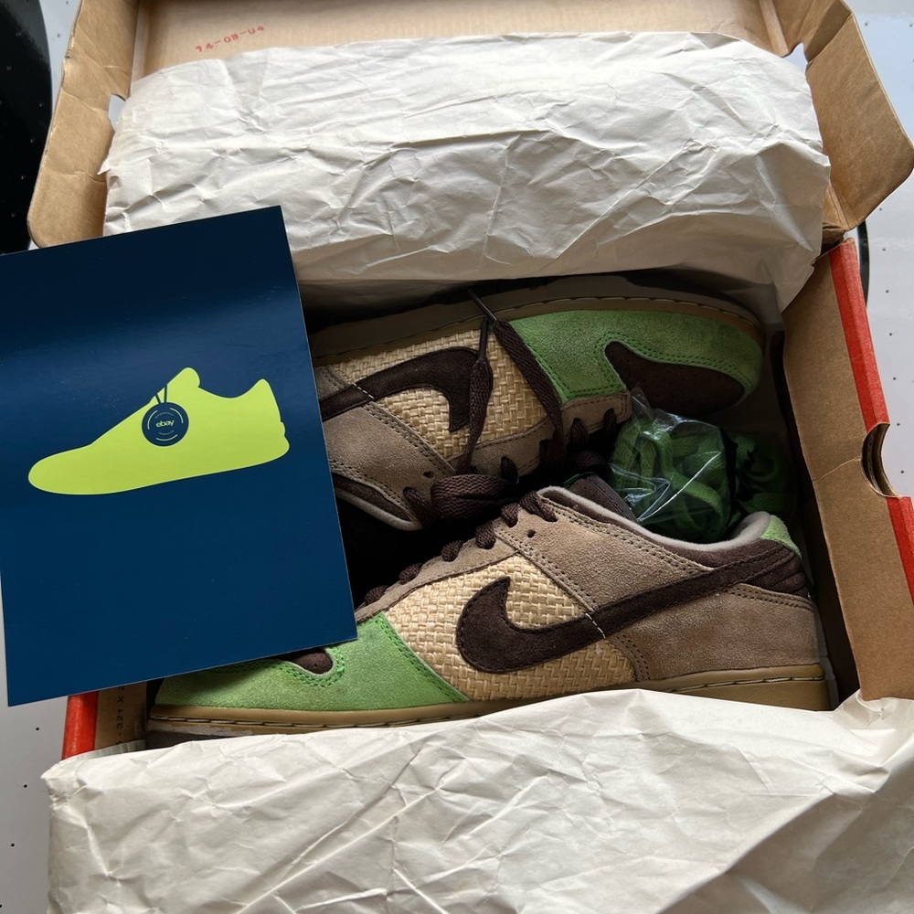 Vintage KicksHawai’i Nike dunks